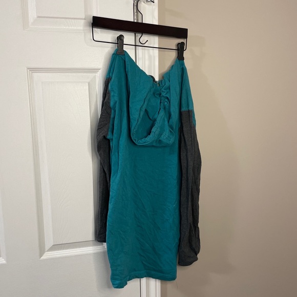 Boathouse size large hoodie - Picture 2 of 3